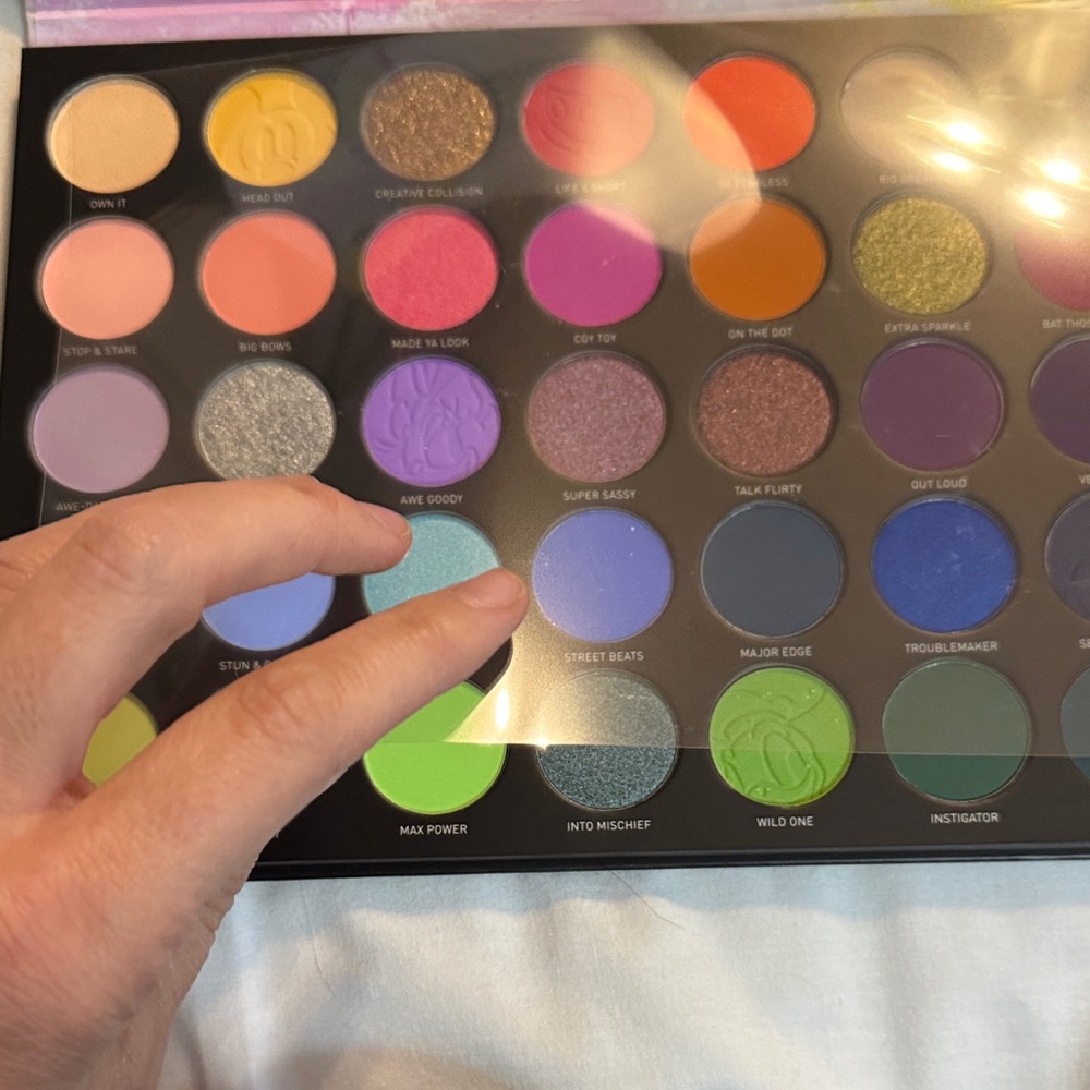 Morphe‎ Artistic Expression Eyeshadow Palette NIB - Picture 3 of 5